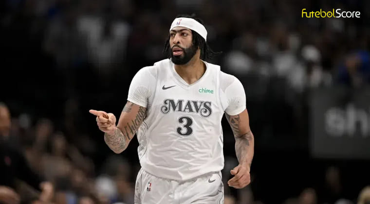 Anthony Davis brilha na estreia pelos Mavs, mas sai lesionado